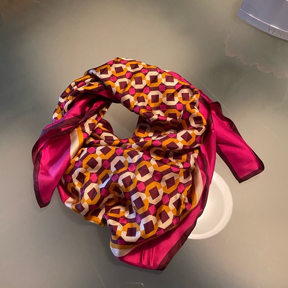 Like New! A.new day silk scarf - Picture 3 of 8